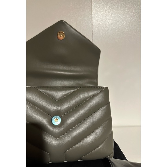 SAINT LAURENT YSL TOY LOULOU KHAKI GREY LIKE NEW - Picture 3 of 15